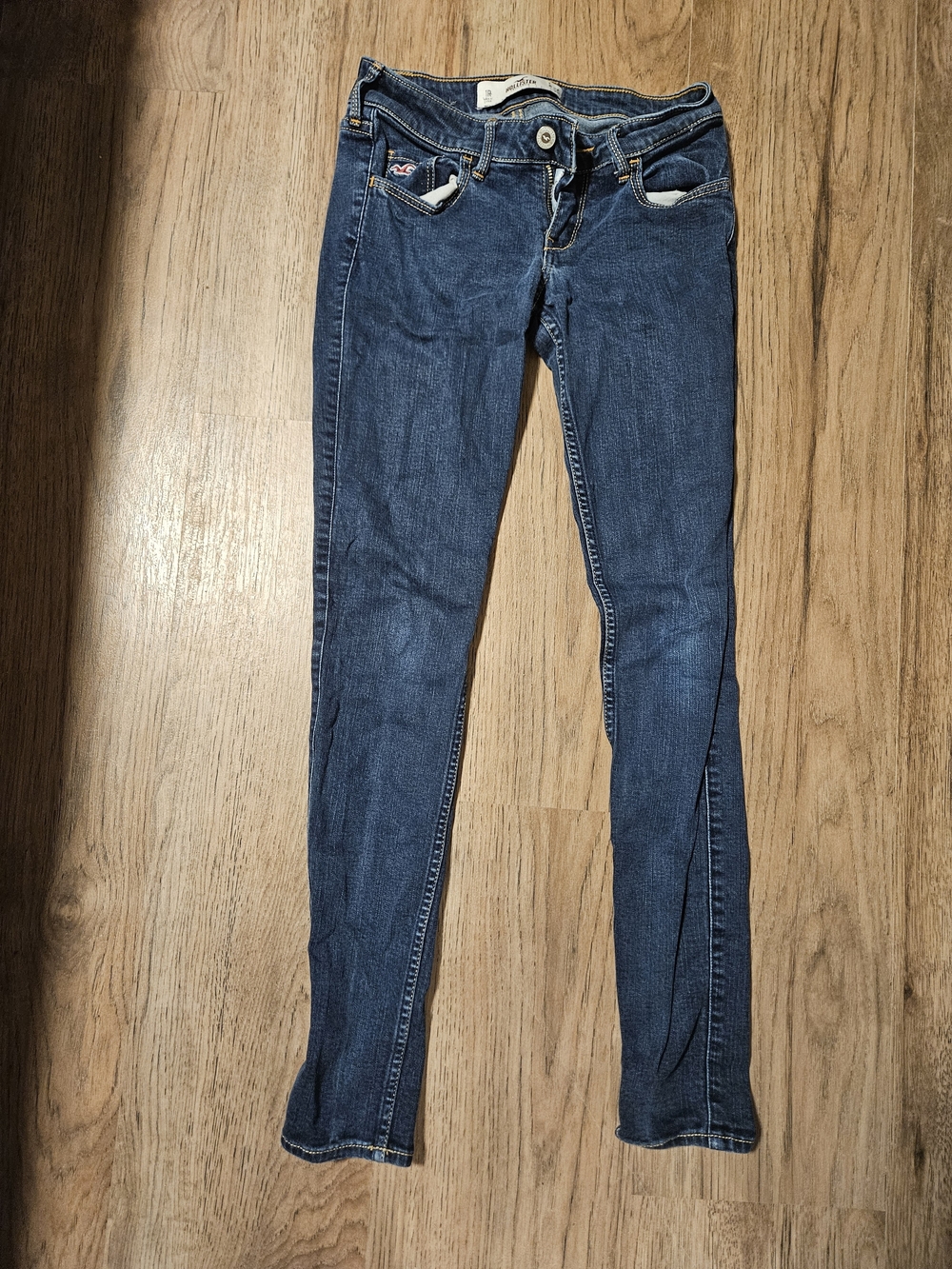 Hollister Classic Women's Skinny Jeans in Dark Blue Denim